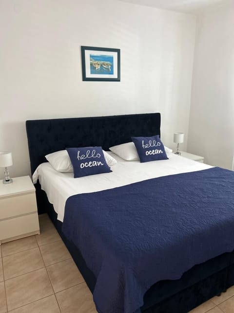 Hvar beach vacation Apartment in Vrboska