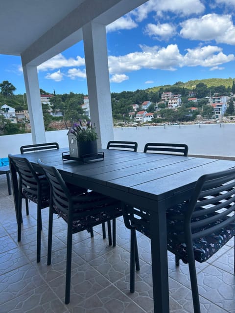 Hvar beach vacation Apartment in Vrboska