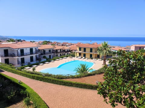 Property building, Patio, Nearby landmark, Spring, Day, Natural landscape, Activities, Bird's eye view, Garden, View (from property/room), Beach, Garden view, Pool view, Sea view, Area and facilities, Swimming pool, Location, young children, young children, older children, Family, Family, locker, sunbed