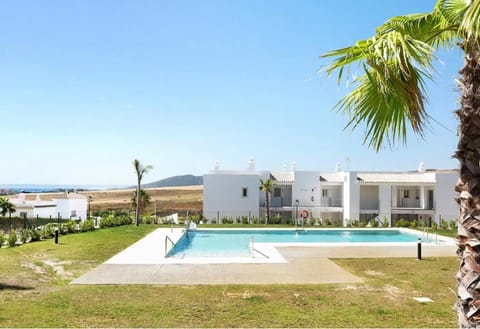 Property building, Sea view, Swimming pool