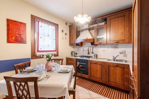 Property building, Dining area, Breakfast, Italian breakfast, stove