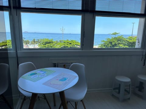 Rio Flat 2 Copacabana Beach Apartment in Rio de Janeiro