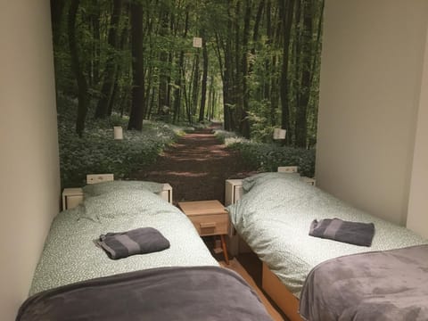 Bed, Natural landscape, Garden, Photo of the whole room, Bedroom, Garden view