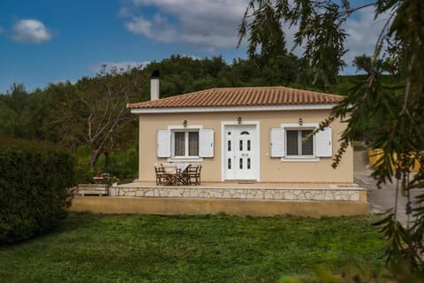 Property building, Spring, Day, Garden, Garden view