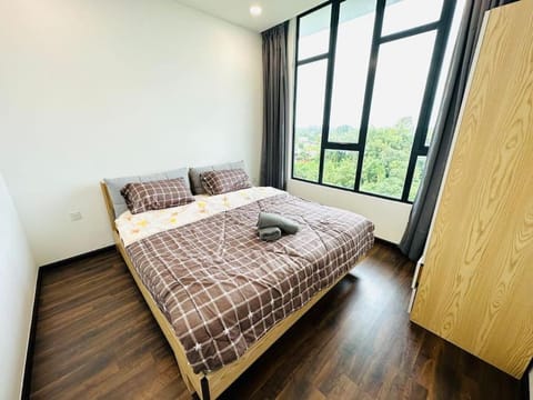 Bed, Photo of the whole room, Bedroom, towels, wardrobe
