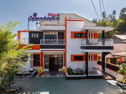 Property building, Day