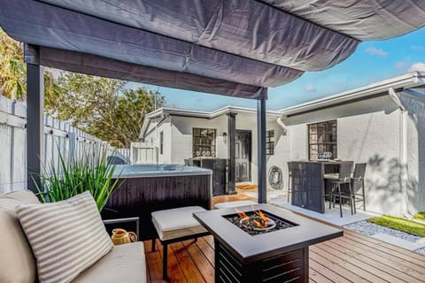 * NEW* The Bungalow Jupiter! - Moremoments Rentals House in Tequesta