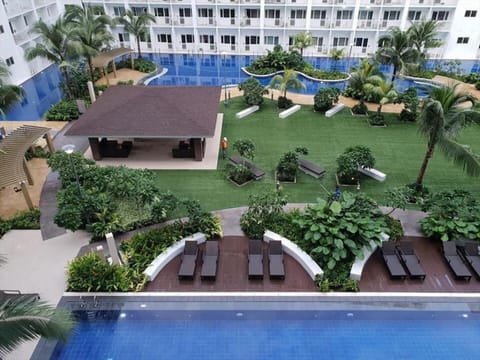 Day, Garden, Garden view, Pool view, Swimming pool, sunbed