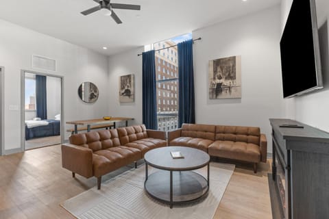 TV and multimedia, Living room, Seating area, fireplace