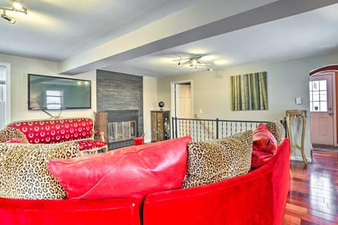 Families with Pets! Home 8 Mi to Dtwn Minneapolis House in Golden Valley