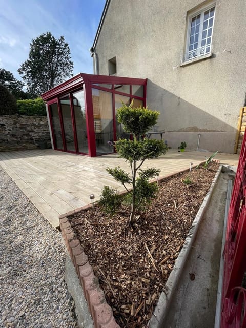 Property building, Day, Balcony/Terrace, Garden view