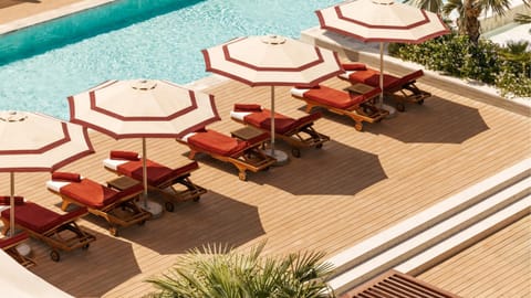 Swimming pool, Swimming pool