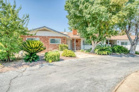 Property building, Day, Garden