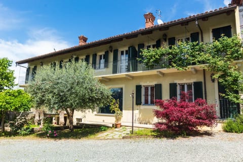 Property building, Garden, Internal: Not applicable to any particular room
