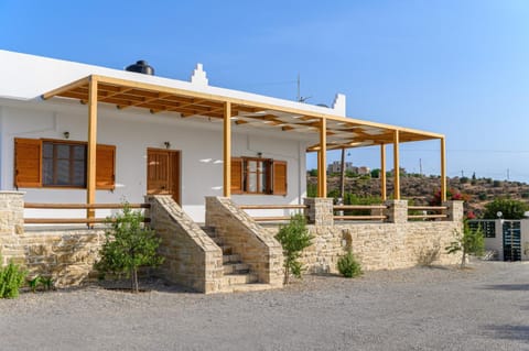 Facade/entrance, Balcony/Terrace, Inner courtyard view