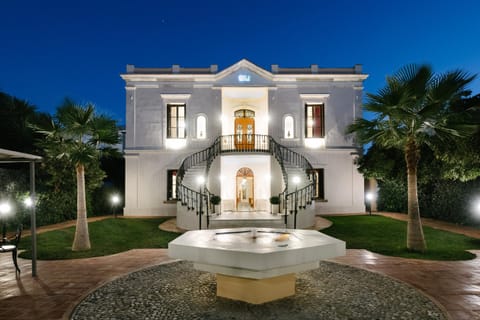 Facade/entrance, Garden