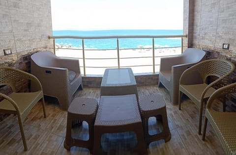 Natural landscape, View (from property/room), Balcony/Terrace, Seating area, Dining area, Sea view