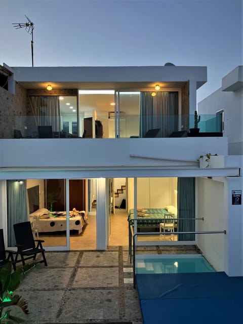 Property building, Facade/entrance, Off site