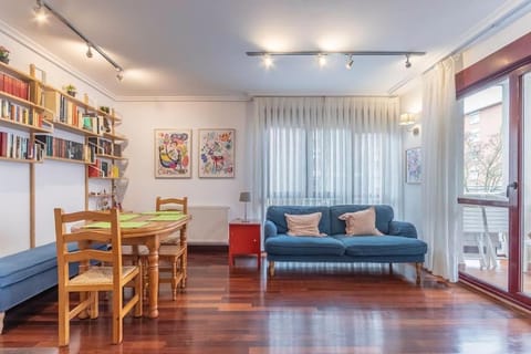 Library, Living room, Seating area