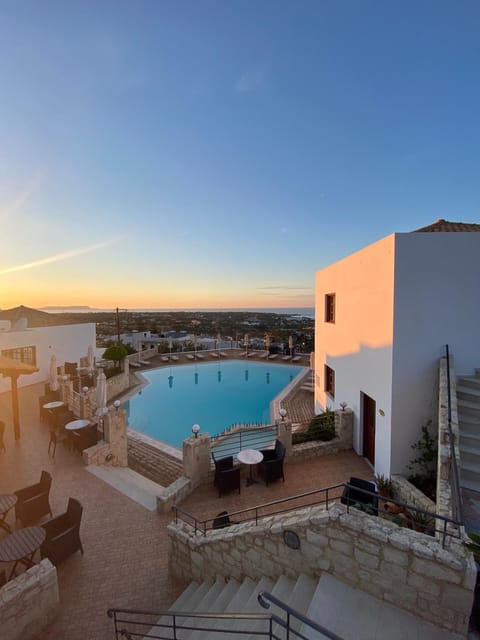 Property building, Restaurant/places to eat, View (from property/room), View (from property/room), Sea view, Sea view, Swimming pool