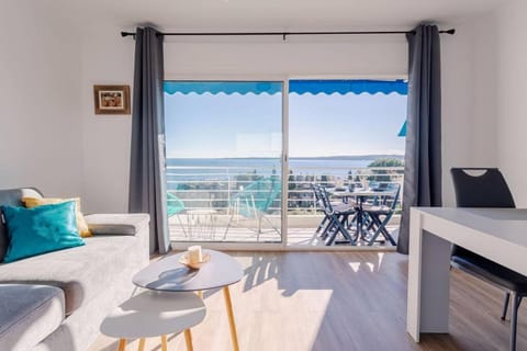 Balcony/Terrace, Living room, Sea view