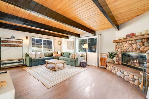 Living room, Seating area, flat iron