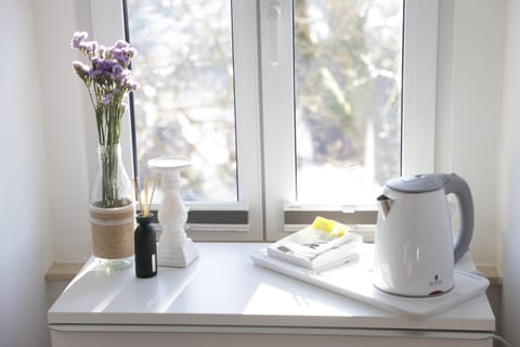 Coffee/tea facilities, View (from property/room)