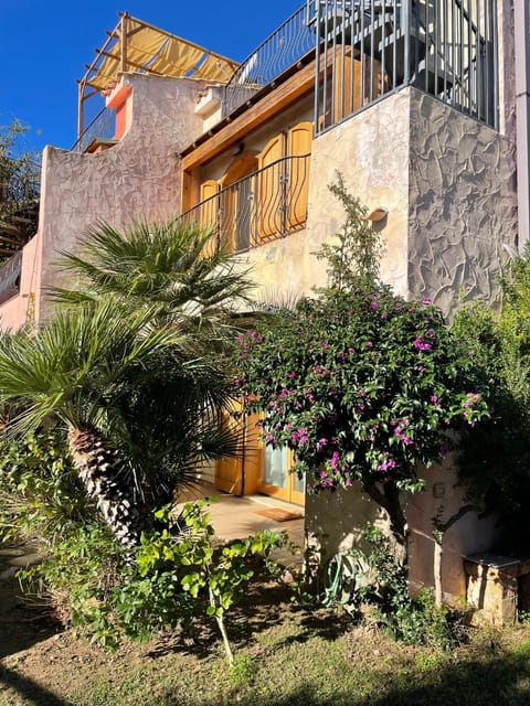 Property building, Garden