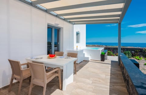 Natural landscape, View (from property/room), Balcony/Terrace, Sea view