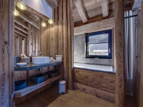 Appartement de luxe avec jacuzzi, terrasse et cheminée - 10 personnes - FR-1-567-97 Apartment in Val dIsere