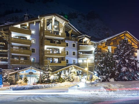 Appartement de luxe avec jacuzzi, terrasse et cheminée - 10 personnes - FR-1-567-97 Apartment in Val dIsere