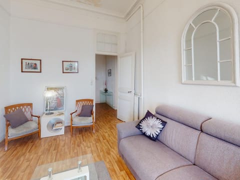 Grand 2P face mer en centre-ville dans un palace avec parc à Menton - FR-1-196-318 Apartment in Menton