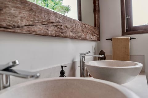 Villa Alba, Berawa Beach Villa in North Kuta