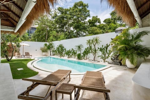 Villa Alba, Berawa Beach Villa in North Kuta