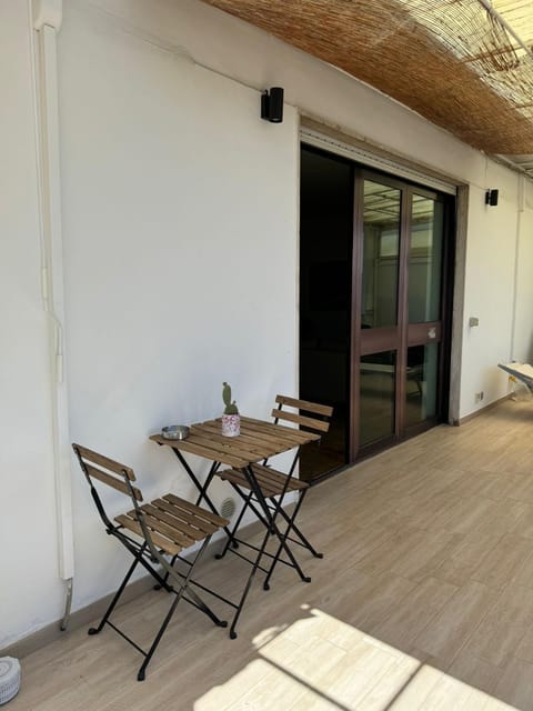 Patio, View (from property/room), Balcony/Terrace, Living room, Seating area, Dining area