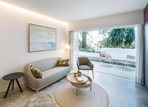 Communal lounge/ TV room, Living room