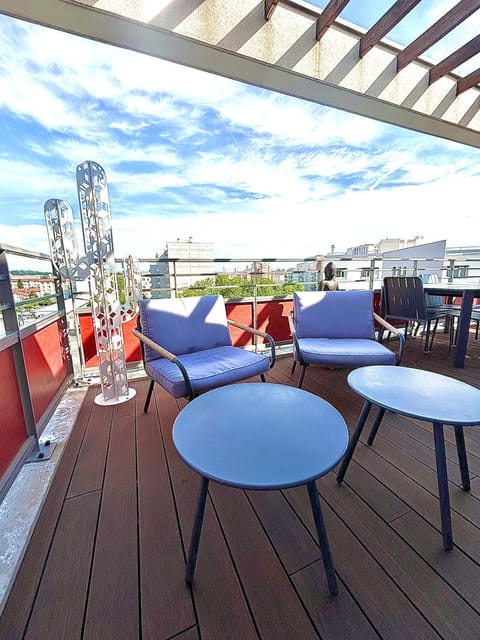 Patio, Day, View (from property/room), Balcony/Terrace, Living room, Seating area