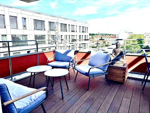 Patio, Day, View (from property/room), Balcony/Terrace, Living room, Seating area