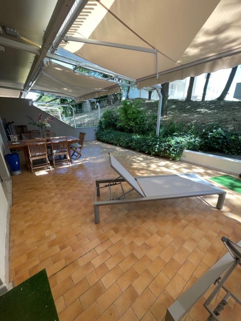Patio, Day, Garden, Balcony/Terrace, Garden view, sunbed