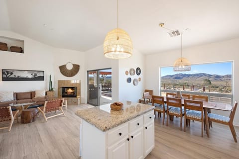 Rancho Nopales JT - Pool, Hot Tub, Hammocks, Fast Wifi and Views! home House in Joshua Tree