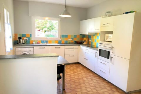 Maison à 50m du port dans superbe environnement à PLOUMANAC'H - PERROS-GUIREC Réf - 324 Villa in Perros-Guirec