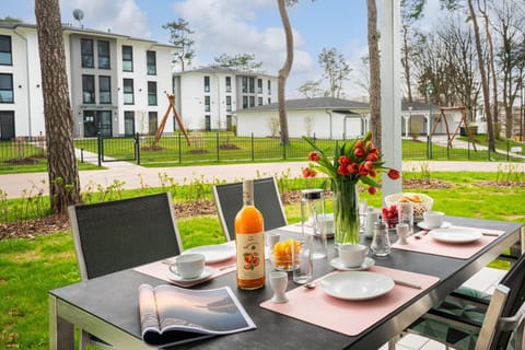 Dining area, Garden view
