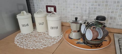 Coffee/tea facilities, Kitchen or kitchenette, Food and drinks, Food