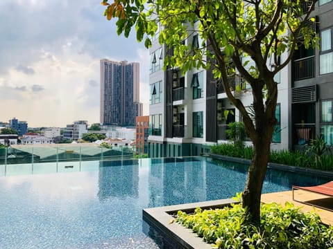 Day, City view, Pool view, Swimming pool, sunbed