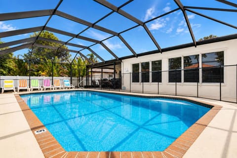 Pool view, Swimming pool, sunbed
