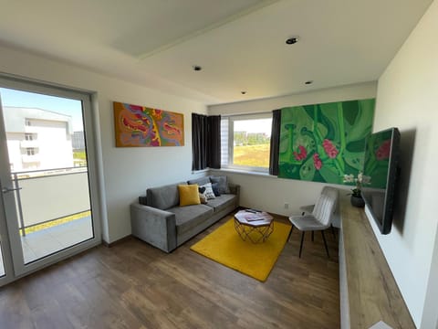Communal lounge/ TV room, TV and multimedia, Living room, Seating area, Evening entertainment