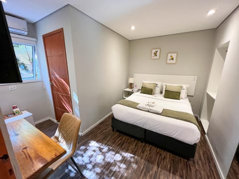 Bed, Bedroom, towels, wardrobe