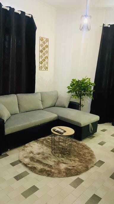 Urban Zen Appart Spacieux studio atypique avec bain a remous proche de tout Apartment in Les Abymes