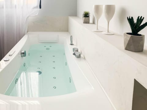 Hot Tub, Bathroom, Bath