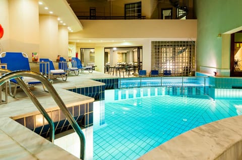 Pool view, Swimming pool, sunbed